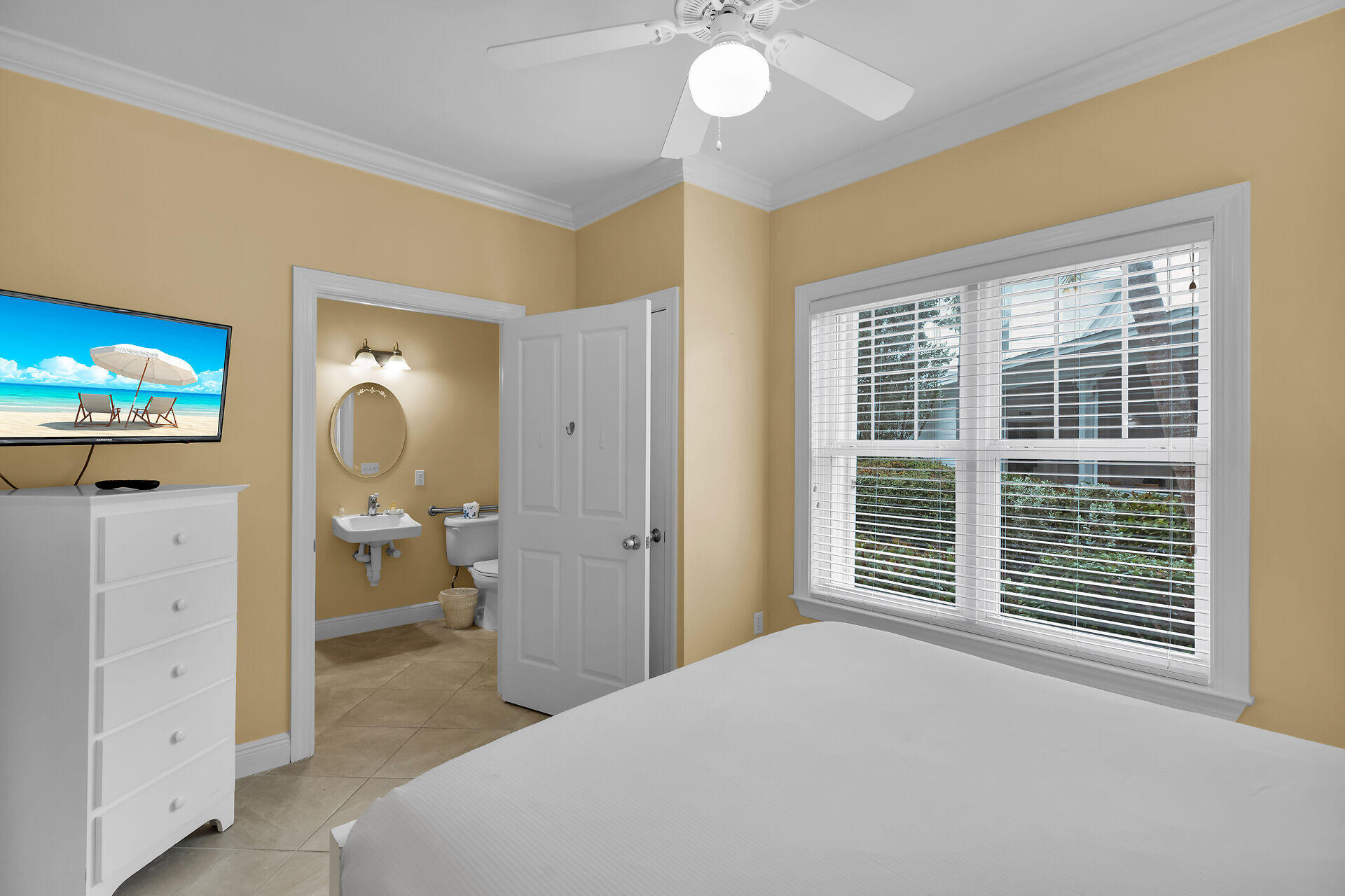 MARATHON, Florida, 33050, United States, 3 Bedrooms Bedrooms, ,4 BathroomsBathrooms,Residential,For Sale,1804124