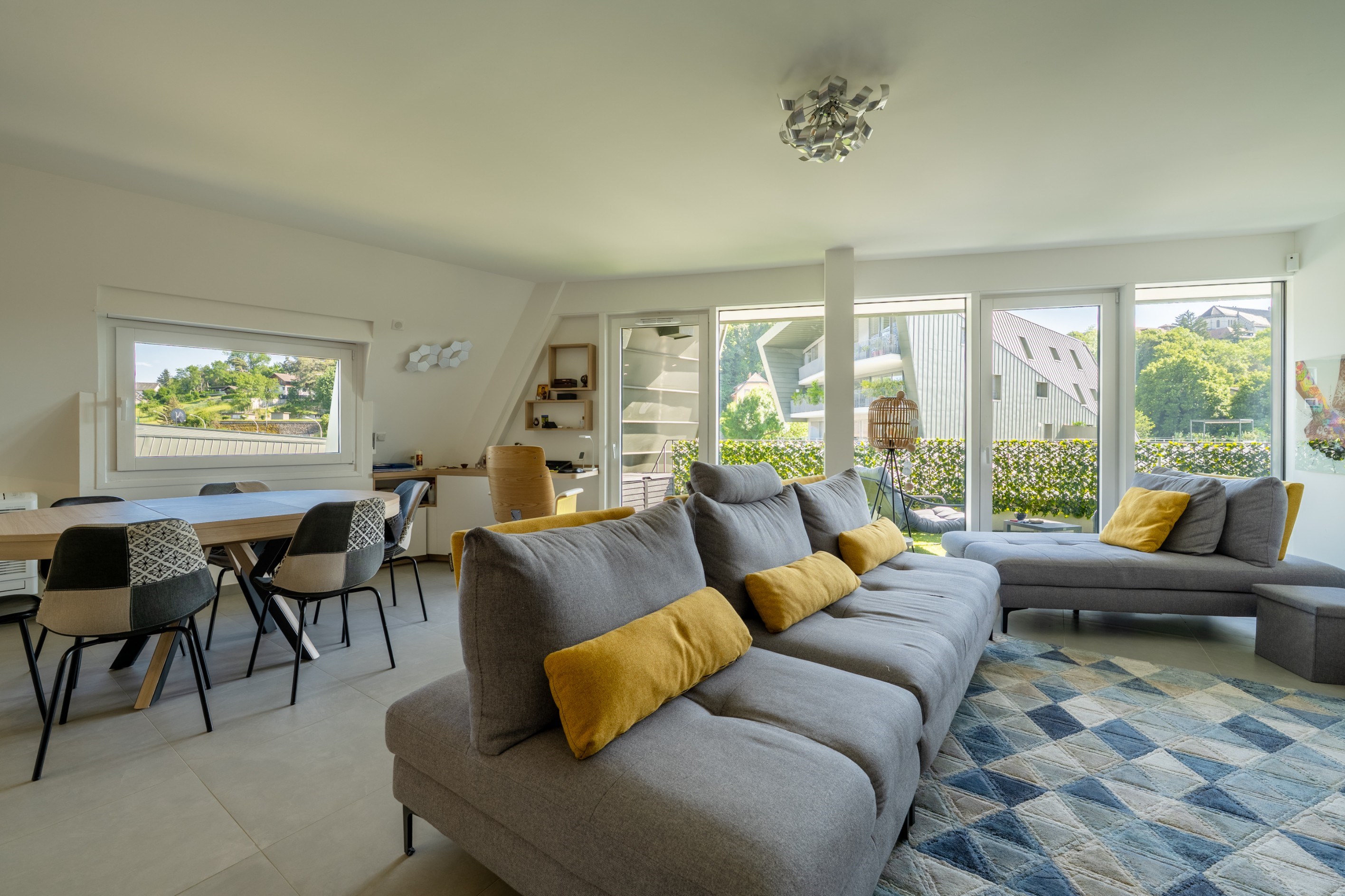  Elegant 105 m² family apartment with a terrace in the heart of Annecy - 物件實景