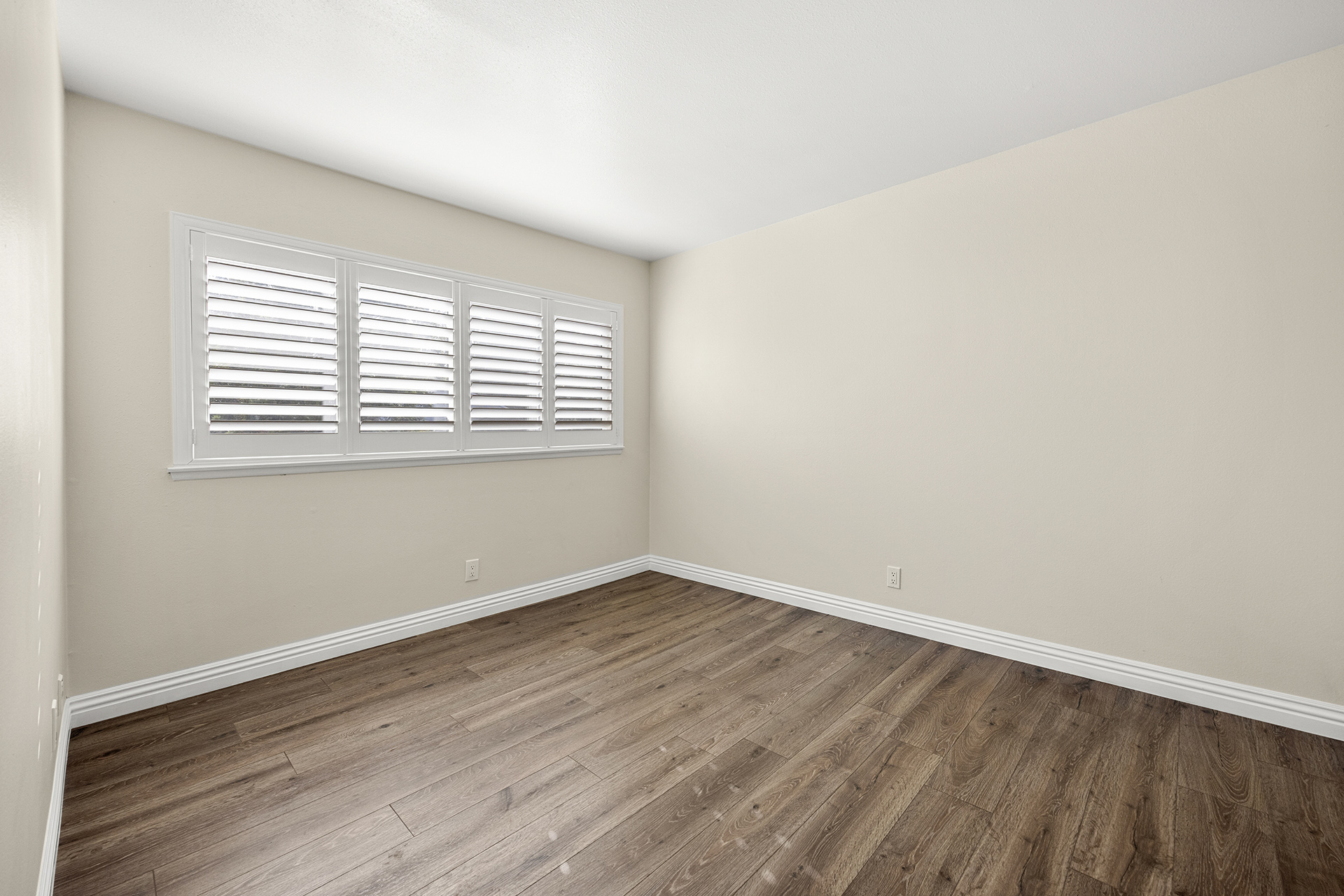 Anaheim, California, 92807, United States, 4 Bedrooms Bedrooms, ,3 BathroomsBathrooms,Residential,For Sale,1985718