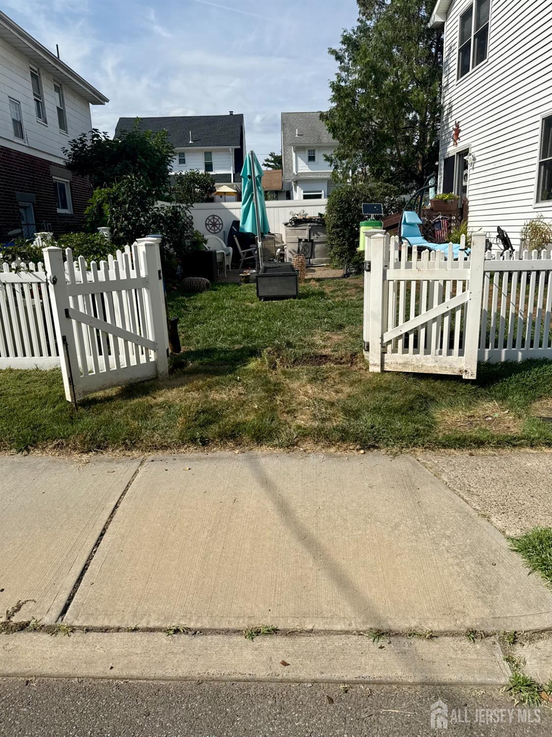 Woodbridge Proper, New Jersey, 07095, United States, 5 Bedrooms Bedrooms, ,2 BathroomsBathrooms,Residential,For Sale,1906051
