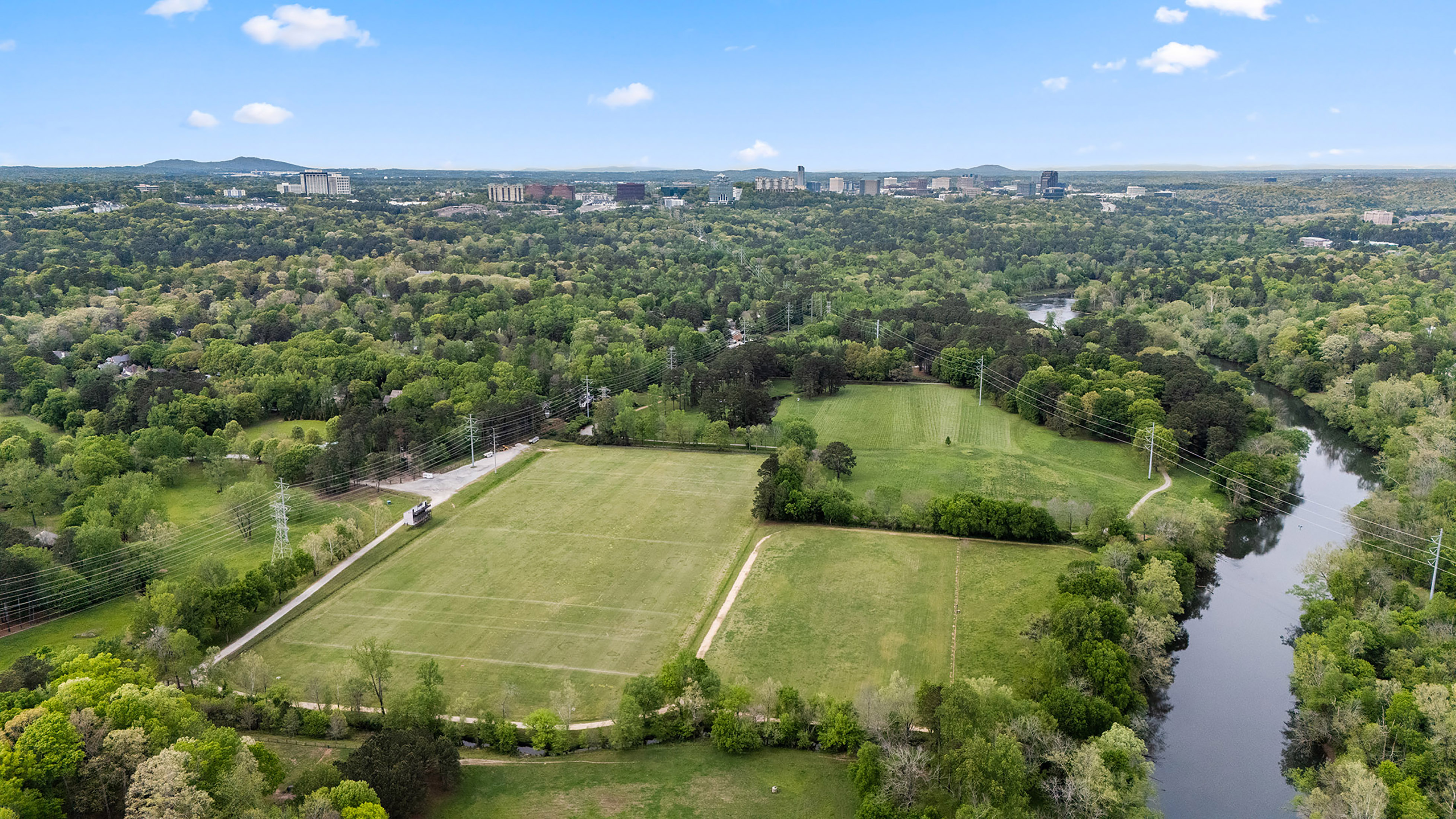  Magnificent Gated Vinings Estate Blends Elegance, Comfort and Lifestyle - 物件實景