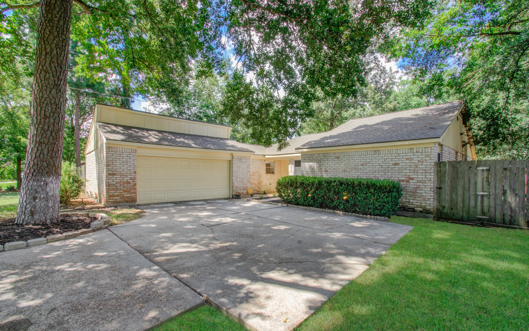 25223 Lynbriar Lane