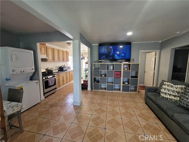 Downey, California, 90241, United States, 9 Bedrooms Bedrooms, ,Residential,For Sale,1763692
