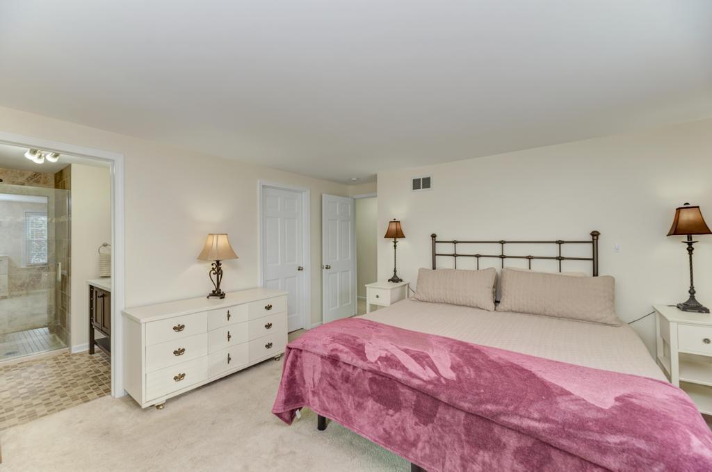 Arlington Heights, Illinois, 60005, United States, 5 Bedrooms Bedrooms, ,3 BathroomsBathrooms,Residential,For Sale,2001547