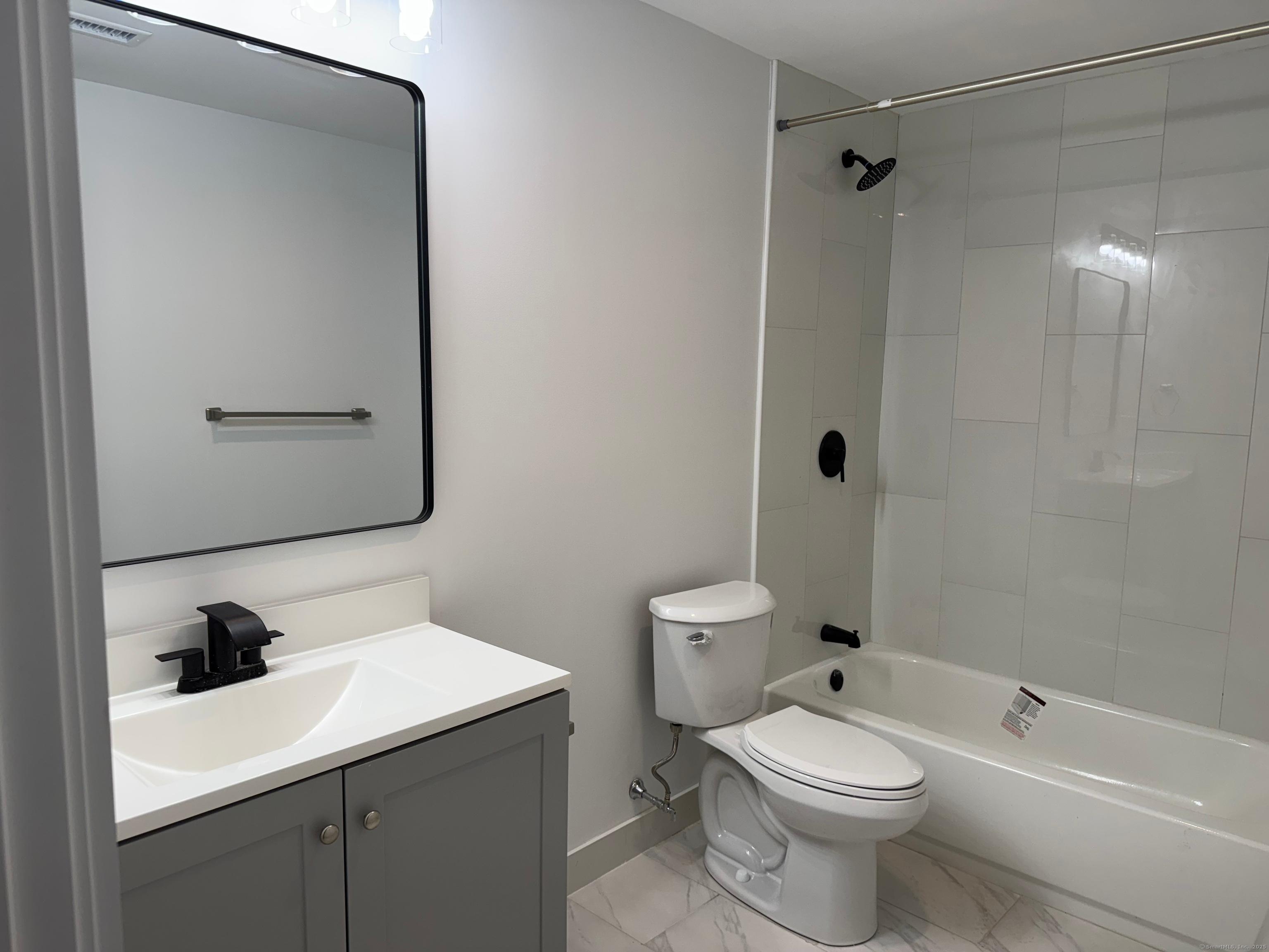 Bridgeport, Connecticut, 06606, United States, 4 Bedrooms Bedrooms, ,3 BathroomsBathrooms,Residential,For Sale,1978261