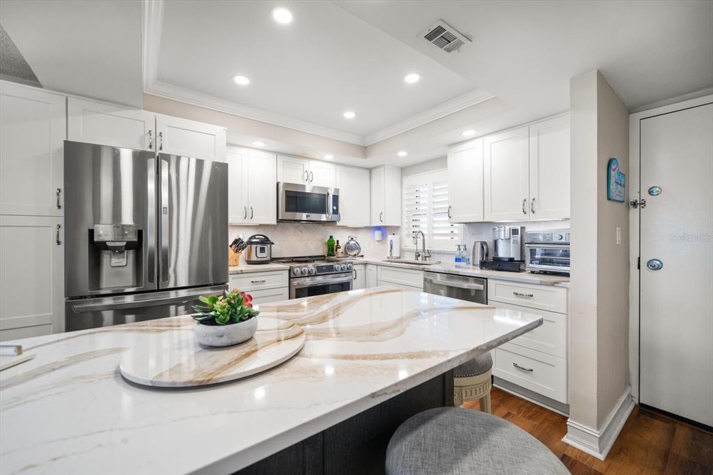 Clearwater Beach, Florida, 33767, United States, 2 Bedrooms Bedrooms, ,2 BathroomsBathrooms,Residential,For Sale,1912090