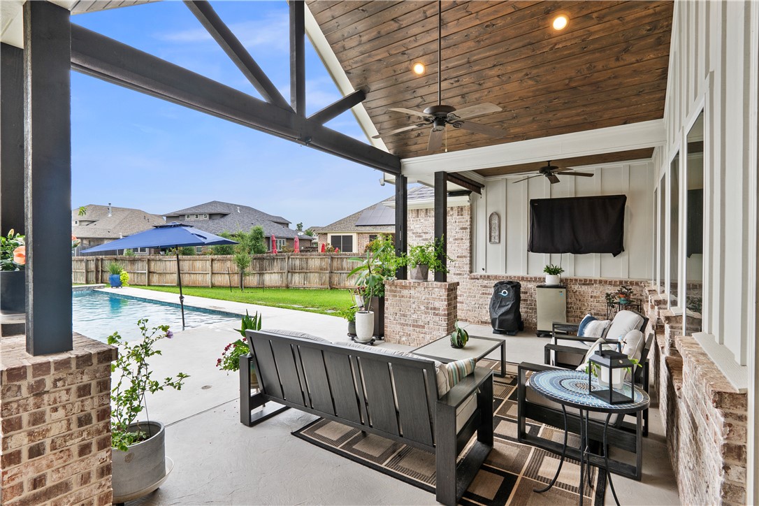 College Station, Texas, 77845, United States, 4 Bedrooms Bedrooms, ,4 BathroomsBathrooms,Residential,For Sale,1862401
