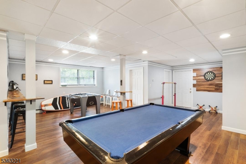 Hampton Twp., New Jersey, 07860, United States, 5 Bedrooms Bedrooms, ,3 BathroomsBathrooms,Residential,For Sale,1847031
