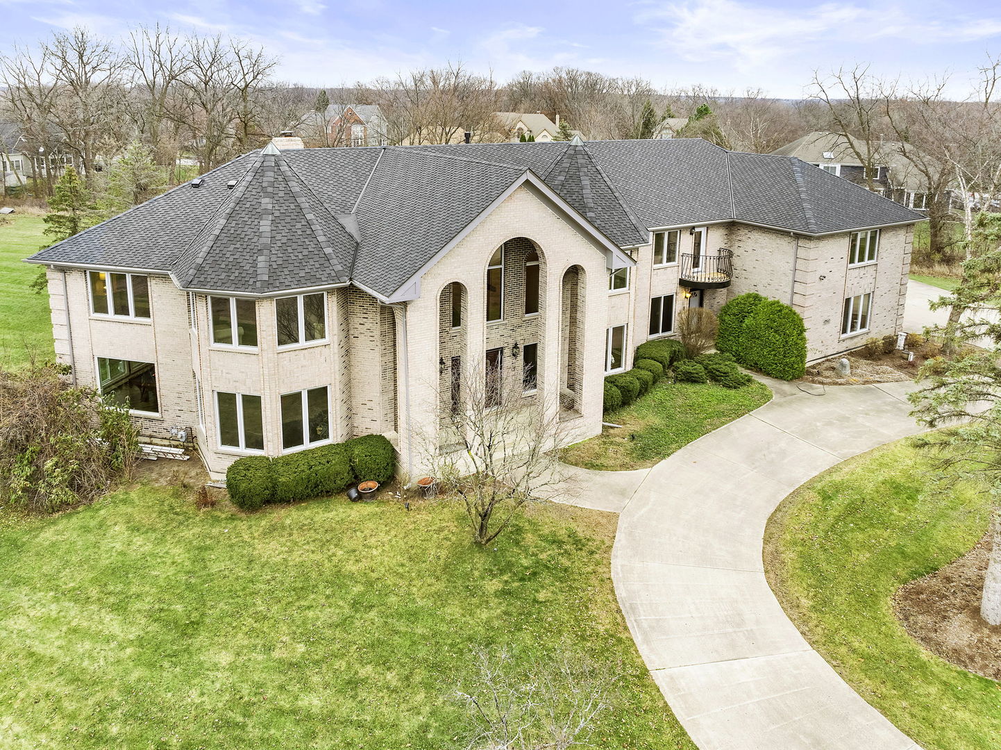 St. Charles, Illinois, 60175, United States, 6 Bedrooms Bedrooms, ,8 BathroomsBathrooms,Residential,For Sale,1940364