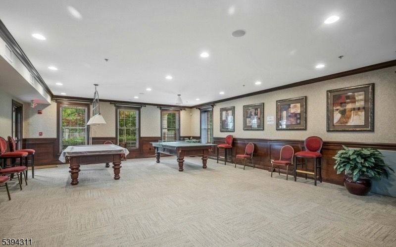 Cedar Grove Twp., New Jersey, 07009, United States, 2 Bedrooms Bedrooms, ,2 BathroomsBathrooms,Residential,For Sale,1989209