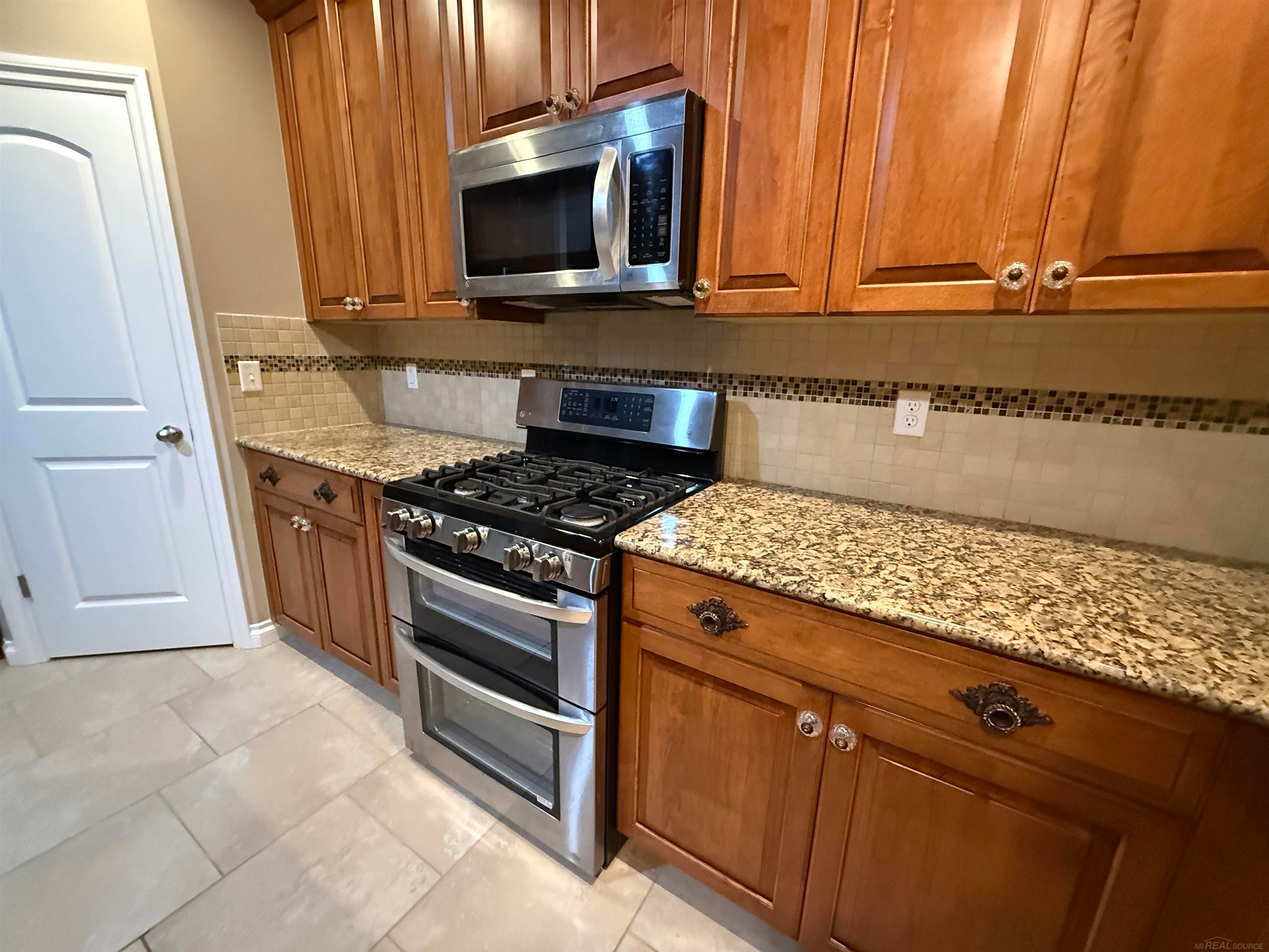 Macomb, Michigan, 48042, United States, 3 Bedrooms Bedrooms, ,3 BathroomsBathrooms,Residential,For Sale,2002873