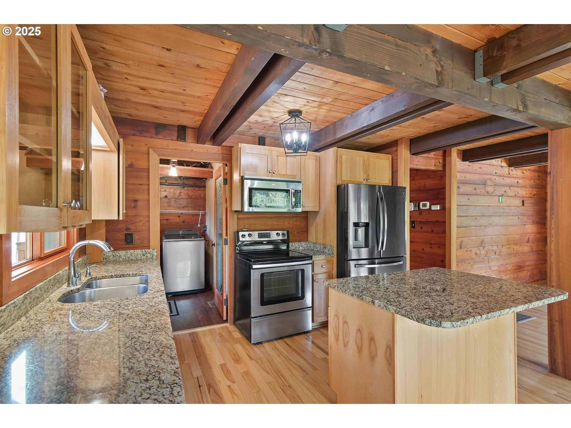 Kalama, Washington, 98625, United States, 3 Bedrooms Bedrooms, ,2 BathroomsBathrooms,Residential,For Sale,1988010