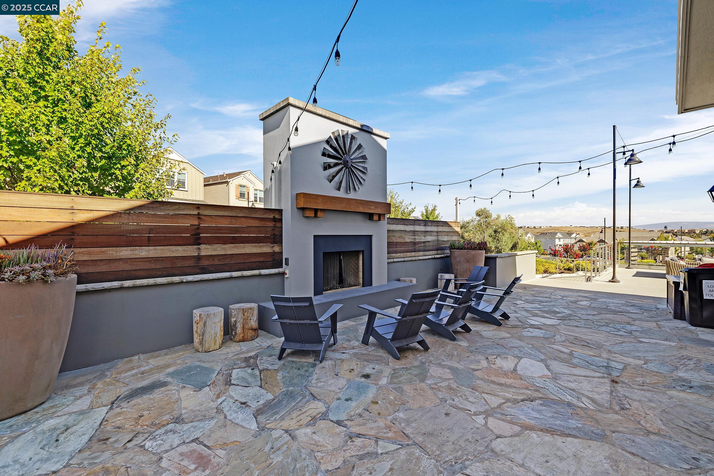 Dublin, California, 94568, United States, 4 Bedrooms Bedrooms, ,3 BathroomsBathrooms,Residential,For Sale,1949817