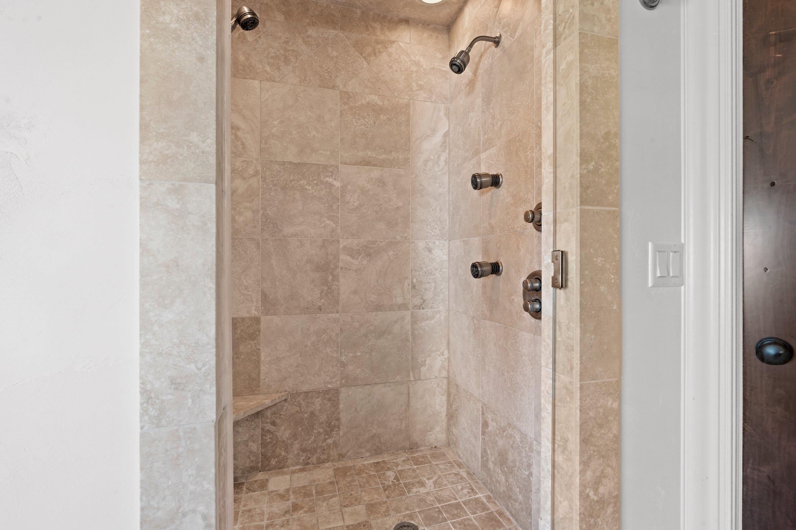 MENASHA, Wisconsin, 54952, United States, 6 Bedrooms Bedrooms, ,5 BathroomsBathrooms,Residential,For Sale,1994548