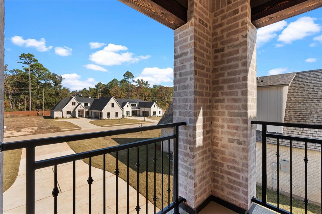 Shreveport, Louisiana, 71106, United States, 4 Bedrooms Bedrooms, ,4 BathroomsBathrooms,Residential,For Sale,1993078