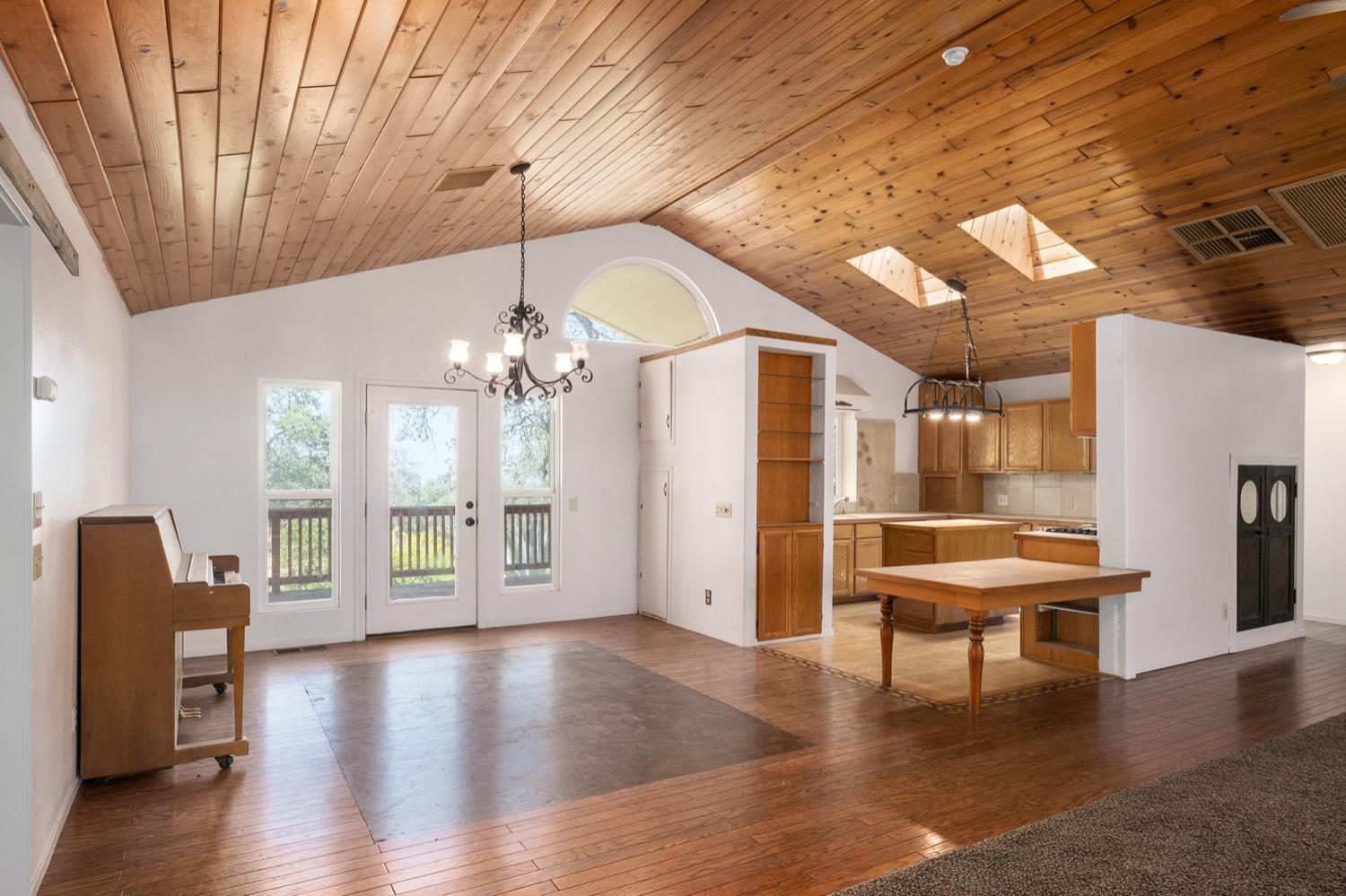 Raymond, California, 93653, United States, 3 Bedrooms Bedrooms, ,3 BathroomsBathrooms,Residential,For Sale,1977626