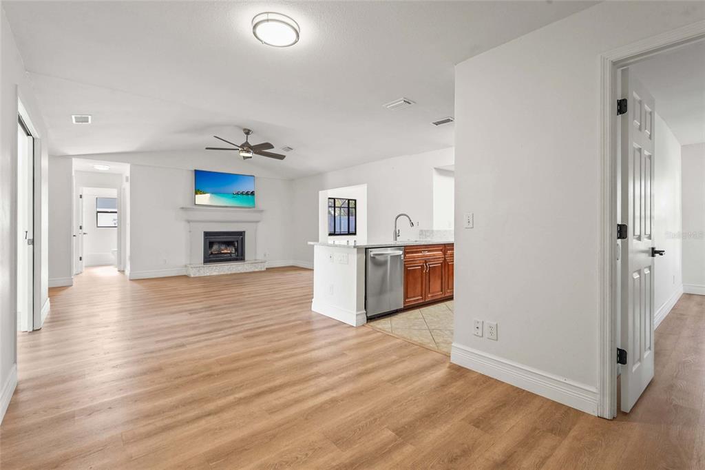 Bradenton, Florida, 34209, United States, 3 Bedrooms Bedrooms, ,2 BathroomsBathrooms,Residential,For Sale,1743662