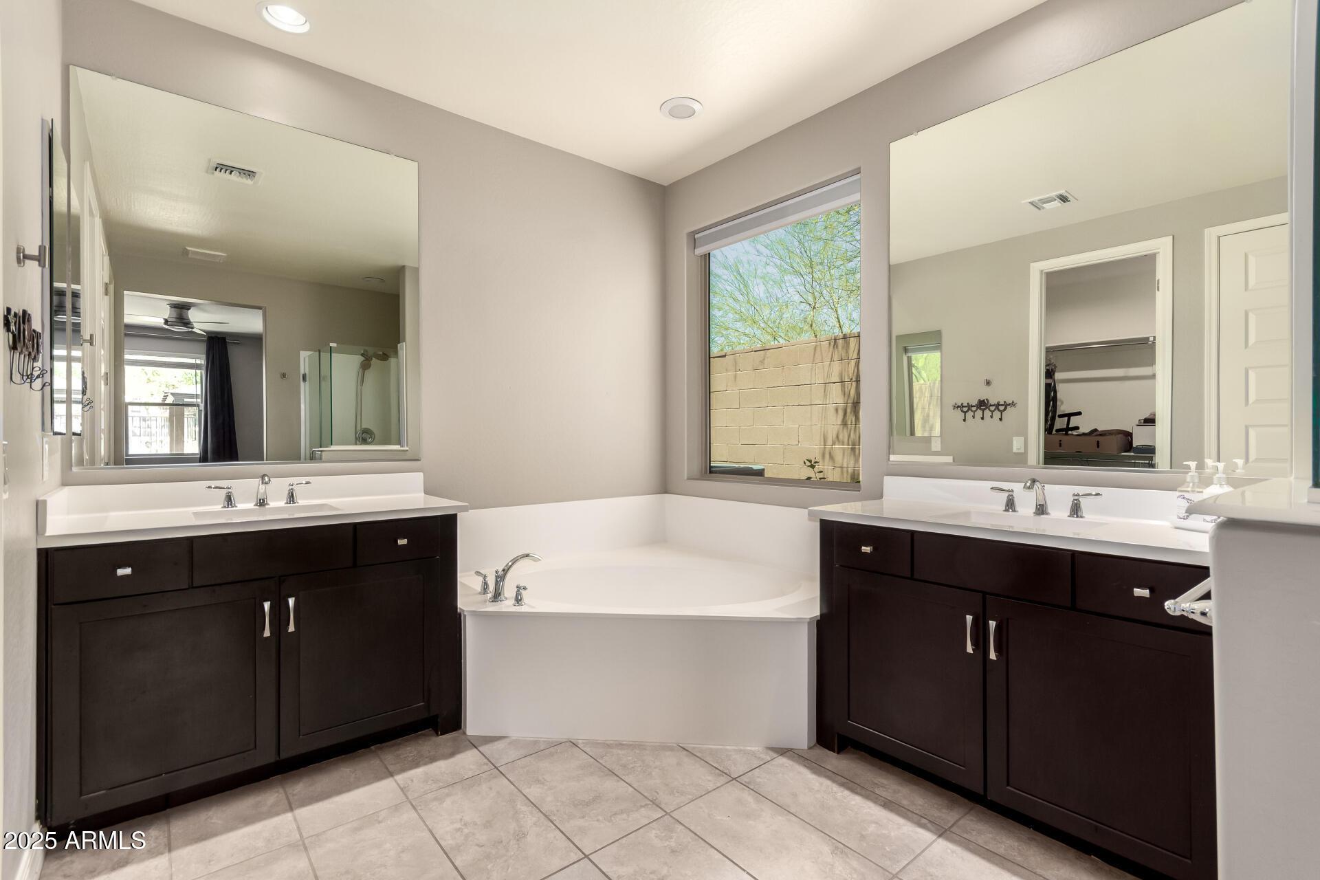 Phoenix, Arizona, 85085, United States, 4 Bedrooms Bedrooms, ,3 BathroomsBathrooms,Residential,For Sale,1937204