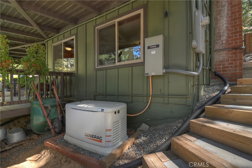 Lake Arrowhead, California, 92352, United States, 3 Bedrooms Bedrooms, ,1 BathroomBathrooms,Residential,For Sale,1988243