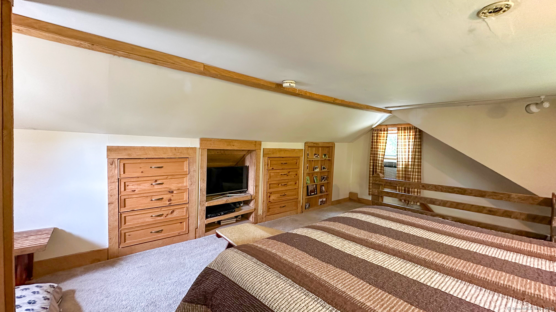 Newtown, Connecticut, 06482, United States, 2 Bedrooms Bedrooms, ,1 BathroomBathrooms,Residential,For Sale,1908784