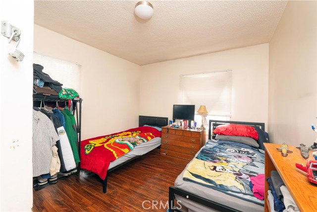 Los Angeles, California, 90018, United States, 8 Bedrooms Bedrooms, ,Residential,For Sale,1878882