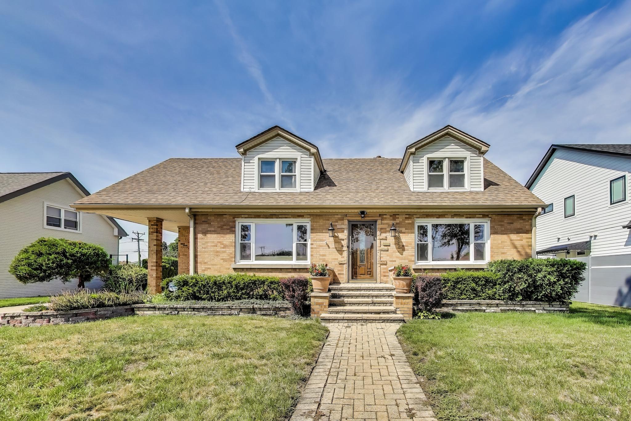 Harwood Heights, Illinois, 60706, United States, 2 Bedrooms Bedrooms, ,Residential,For Sale,1928738