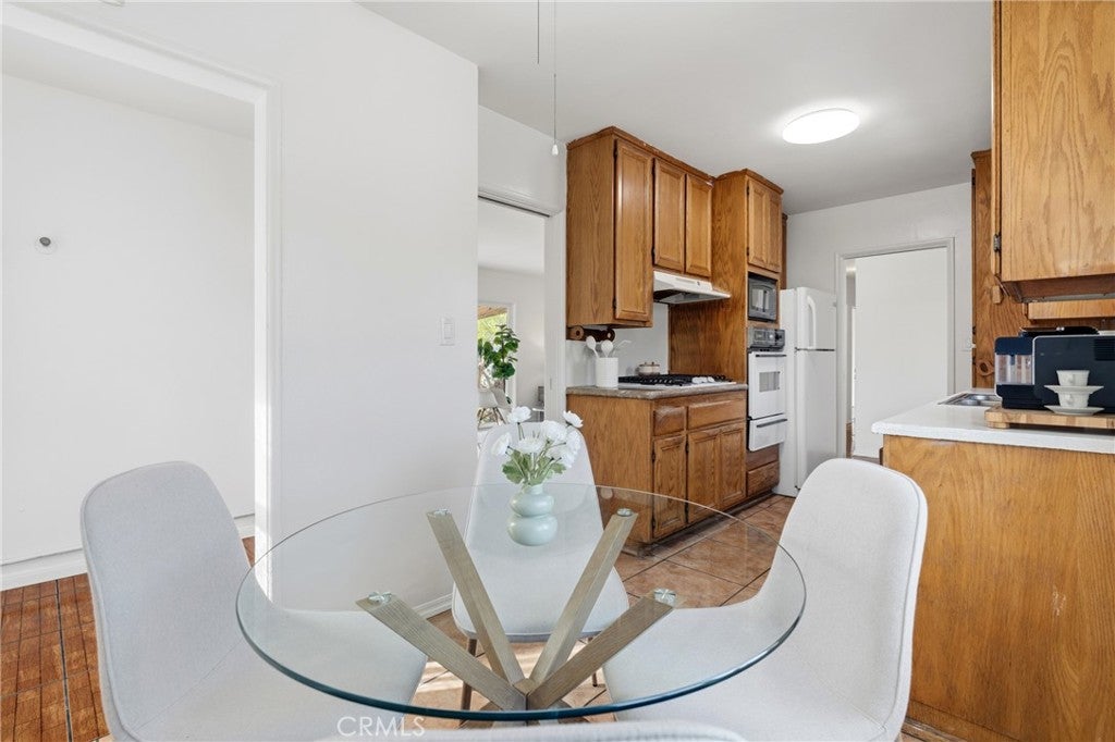 Pomona, California, 91768, United States, 3 Bedrooms Bedrooms, ,1 BathroomBathrooms,Residential,For Sale,1987076