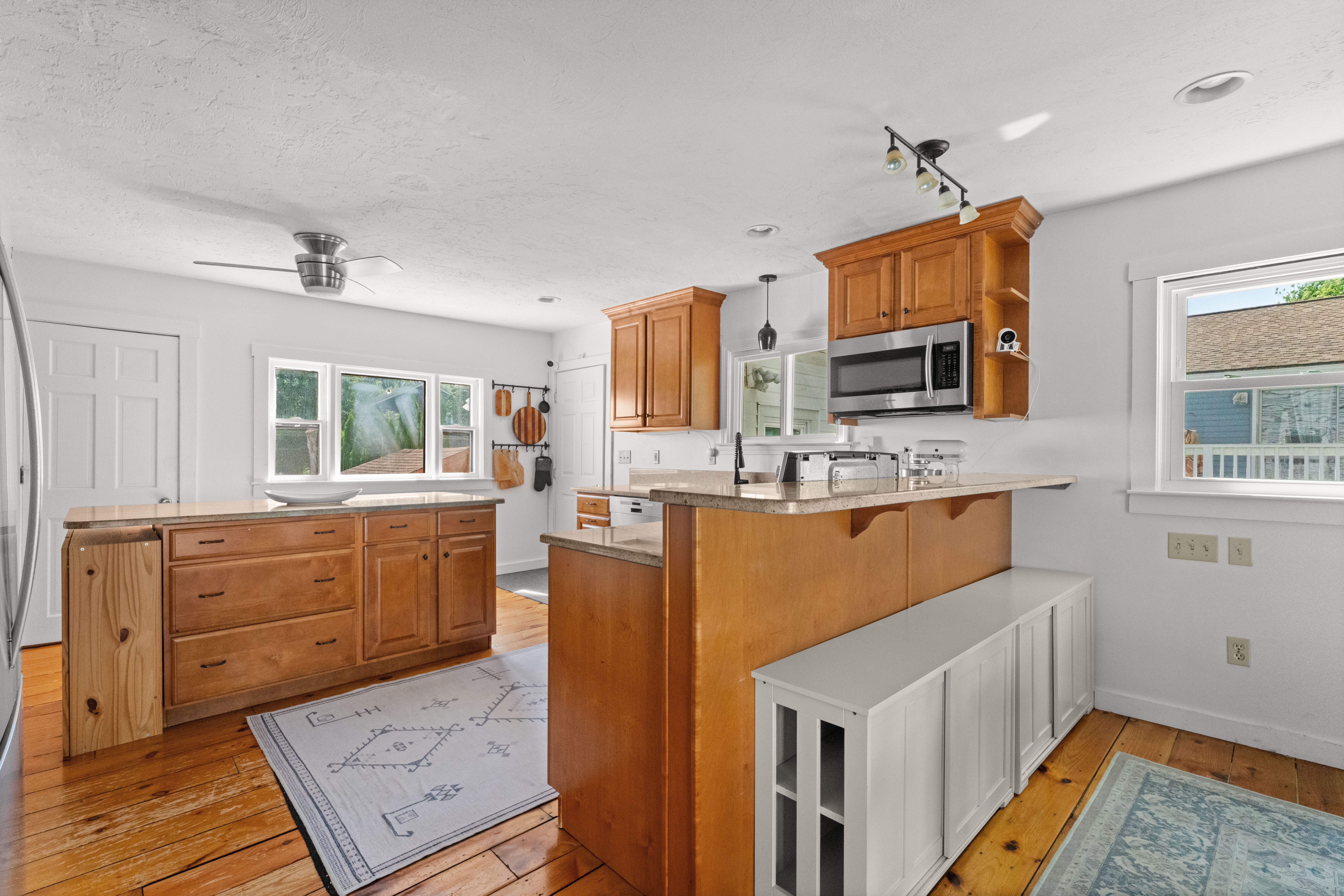  42 Dewey Avenue, Brockton, MA, 02301 - 物件實景