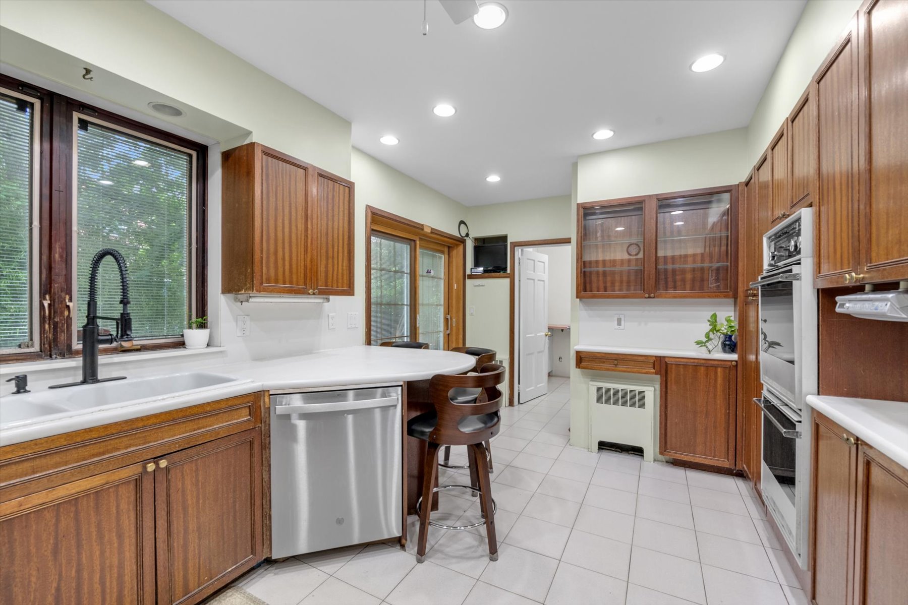  “DETACHED BRICK AND STONE HOME IN FOREST HILLS GARDENS? - 物件實景