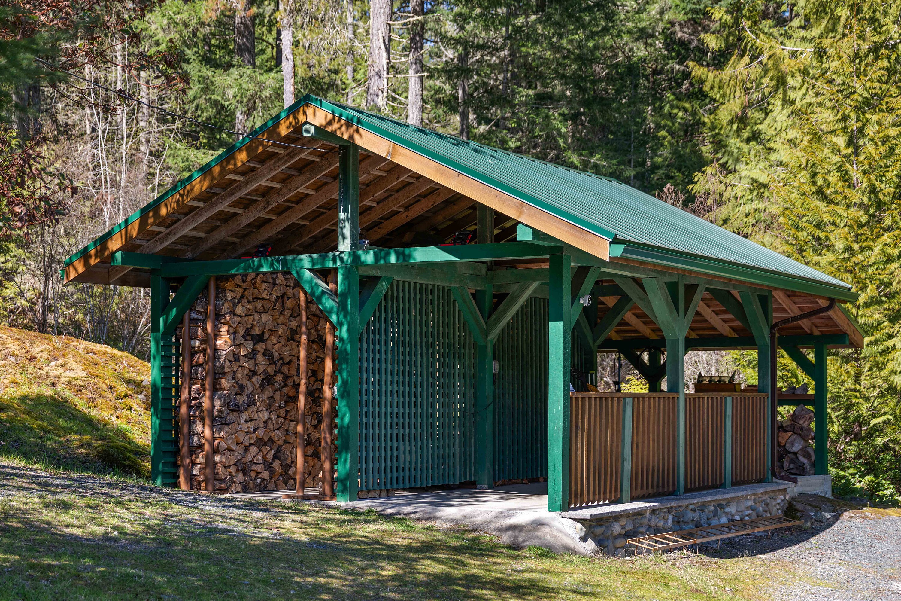 West Coast Cedar Log Home - 物件實景