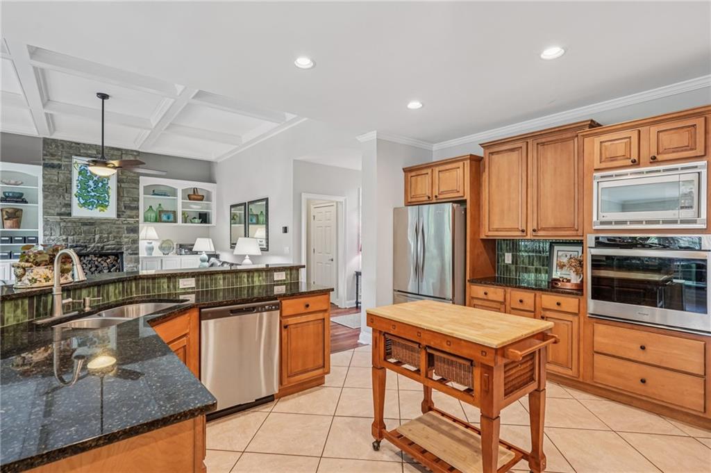 Cartersville, Georgia, 30121, United States, 5 Bedrooms Bedrooms, ,6 BathroomsBathrooms,Residential,For Sale,1902967