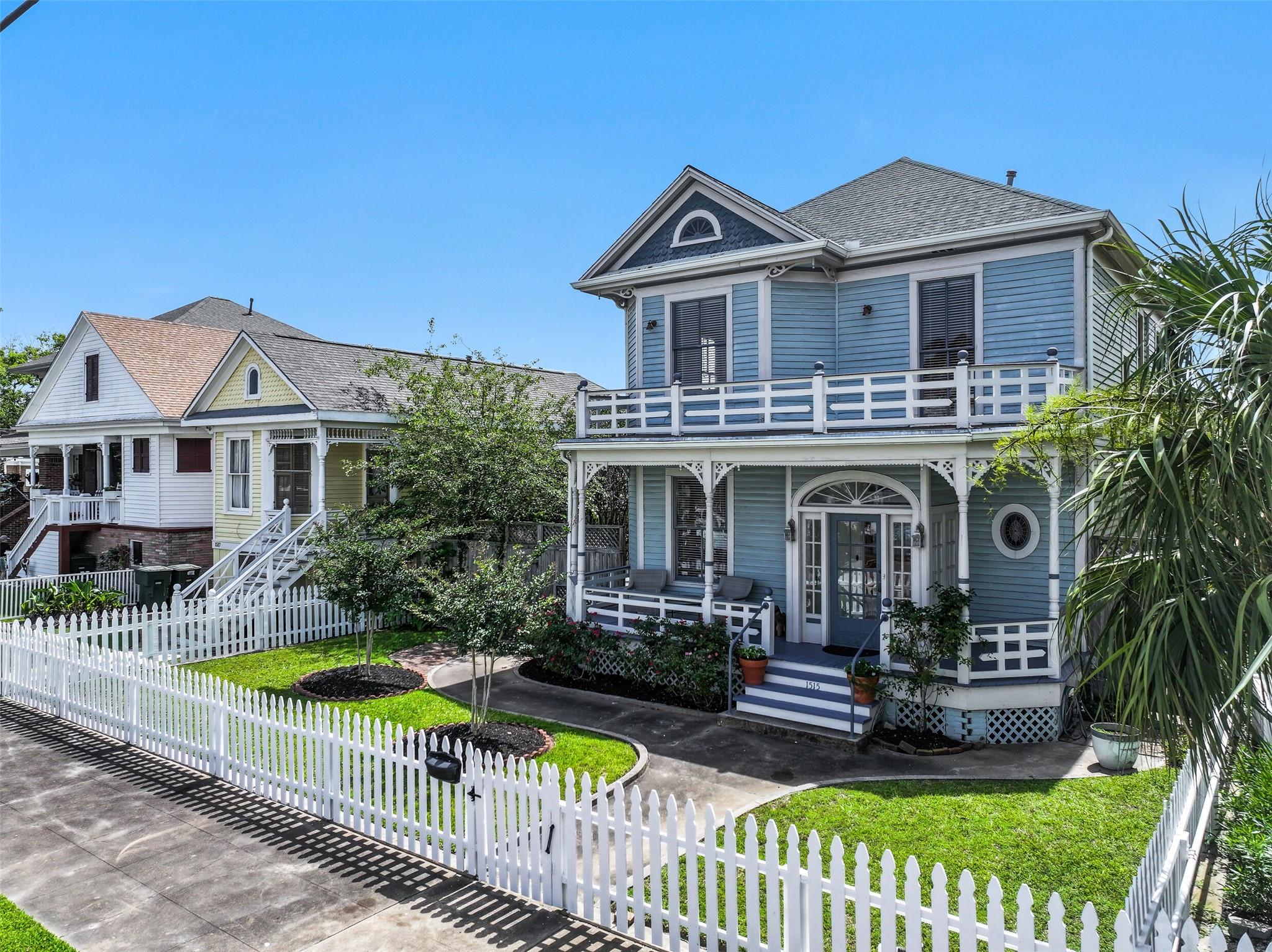 Galveston, Texas, 77550, United States, 4 Bedrooms Bedrooms, ,3 BathroomsBathrooms,Residential,For Sale,1818461