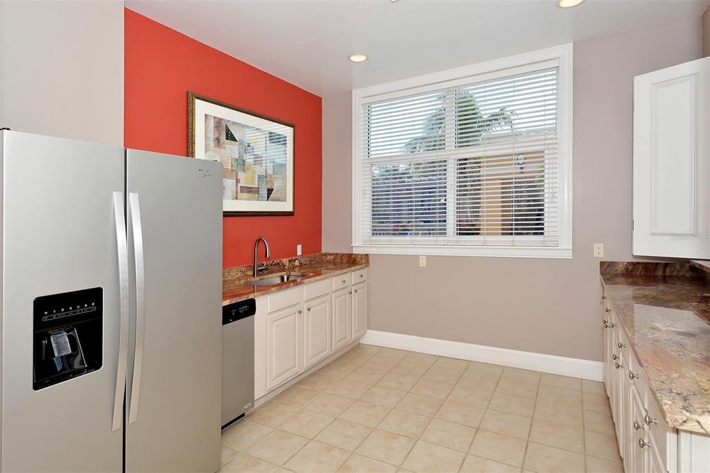 Sarasota, Florida, 34236, United States, 2 Bedrooms Bedrooms, ,2 BathroomsBathrooms,Residential,For Sale,1737963