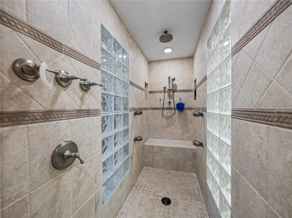 Winter Haven, Florida, 33884, United States, 3 Bedrooms Bedrooms, ,4 BathroomsBathrooms,Residential,For Sale,1895737