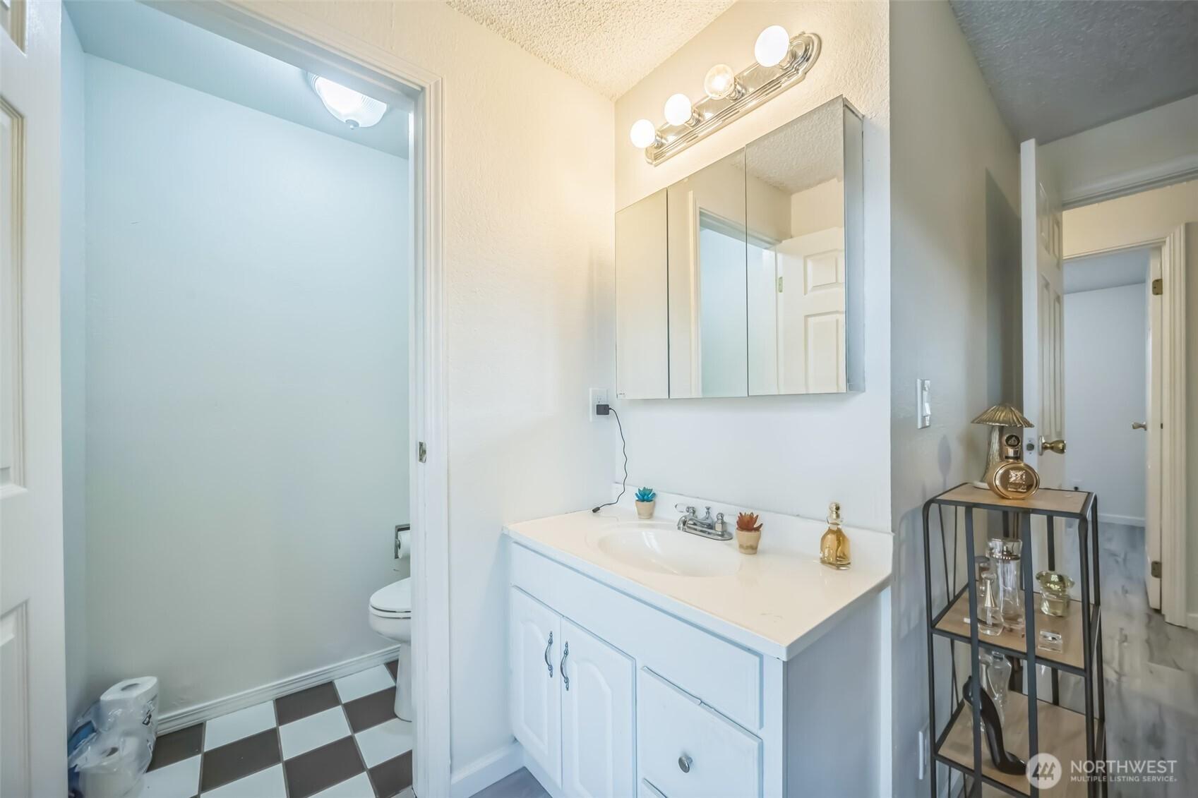 TACOMA, Washington, 98422, United States, 4 Bedrooms Bedrooms, ,2 BathroomsBathrooms,Residential,For Sale,1882641