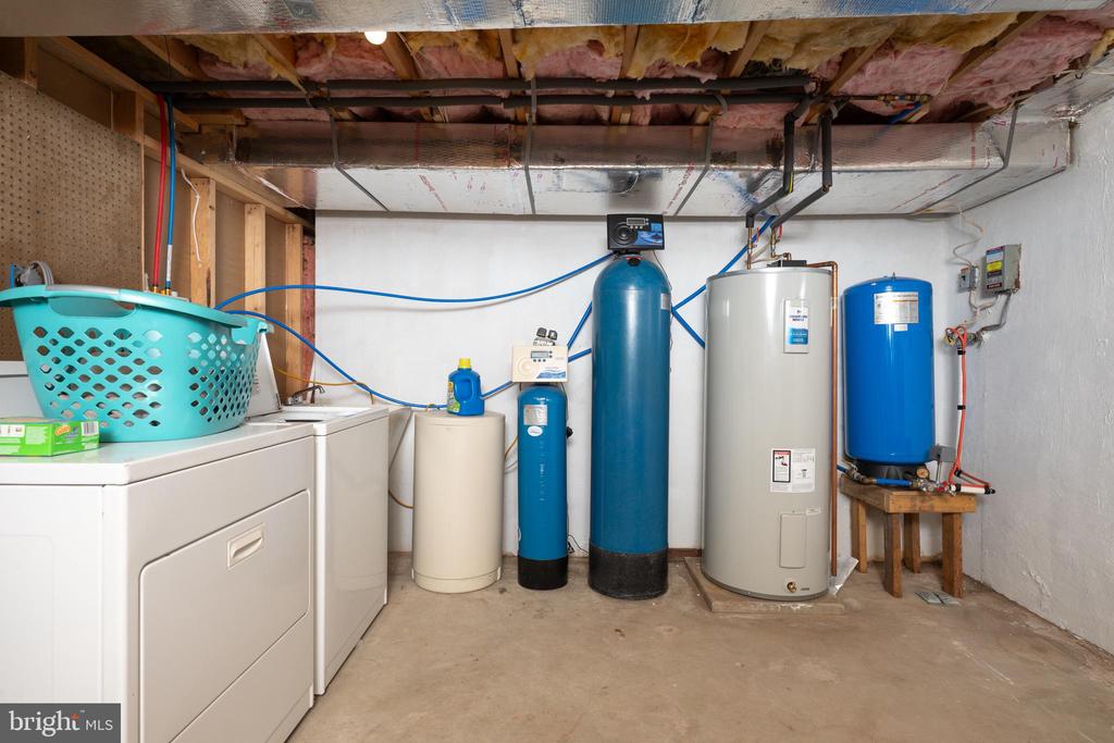 Reading, Pennsylvania, 19607, United States, 4 Bedrooms Bedrooms, ,4 BathroomsBathrooms,Residential,For Sale,1951295