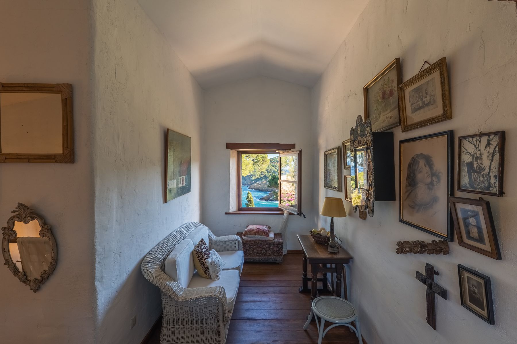  Property second line from the sea, steps from Sa Riera beach, Begur - 物件實景