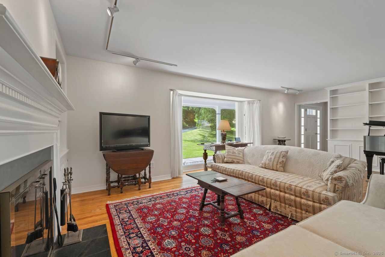 Old Lyme, Connecticut, 06371, United States, 4 Bedrooms Bedrooms, ,3 BathroomsBathrooms,Residential,For Sale,1856921