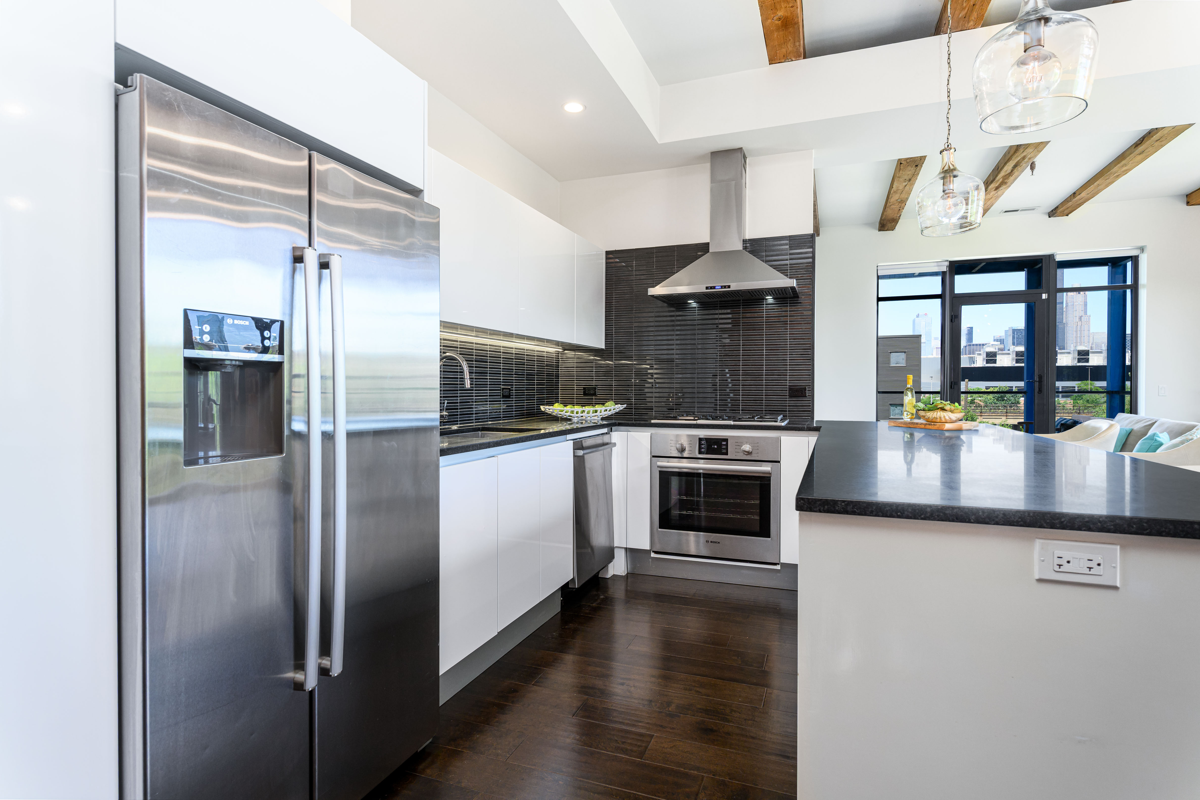  Stunning Mod Corner Loft with Downtown Views - 物件實景