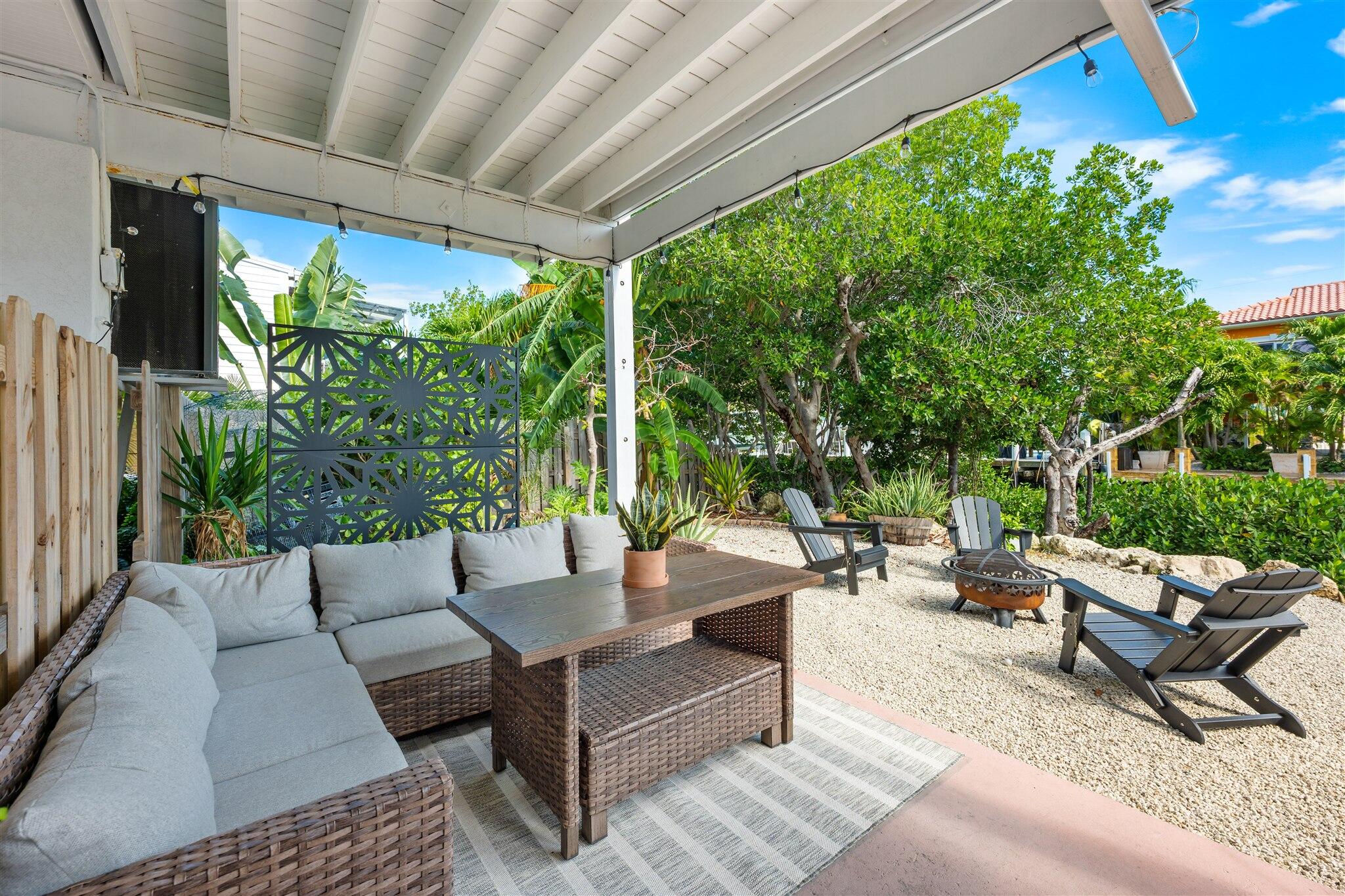 MARATHON, Florida, 33050, United States, 2 Bedrooms Bedrooms, ,2 BathroomsBathrooms,Residential,For Sale,2000916