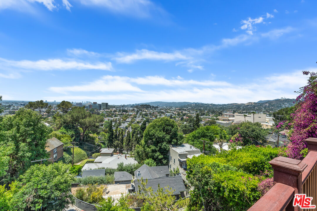 Los Angeles, California, 90027, United States, 3 Bedrooms Bedrooms, ,3 BathroomsBathrooms,Residential,For Sale,1866547