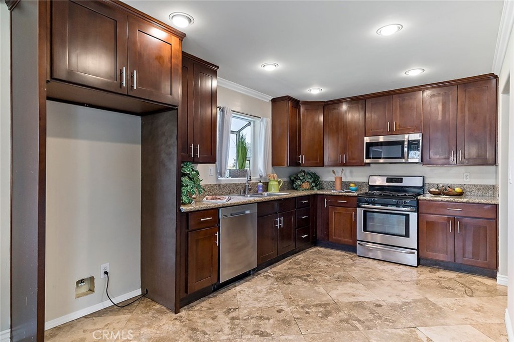 Rialto, California, 92377, United States, 4 Bedrooms Bedrooms, ,2 BathroomsBathrooms,Residential,For Sale,1899973