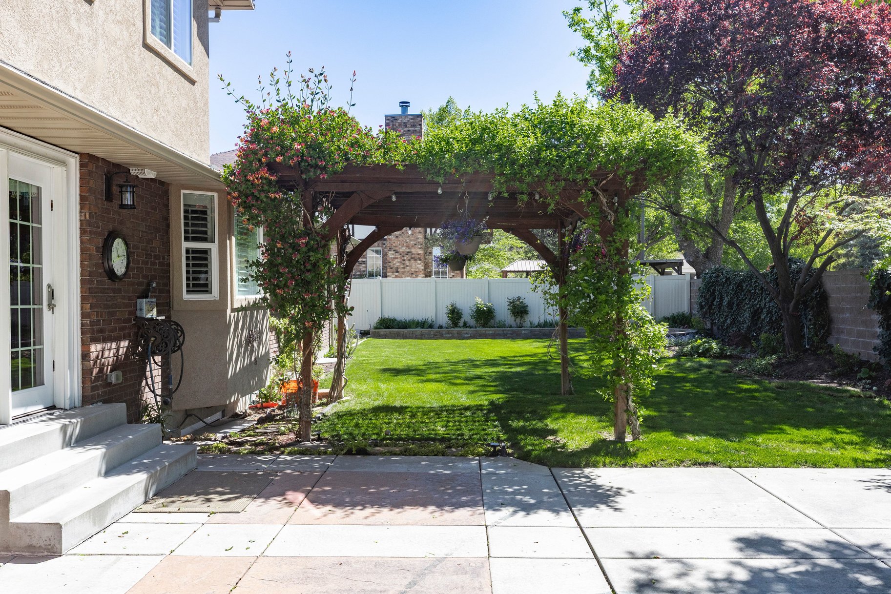  Private Holladay Retreat with Dual Primary Suites & Beautifully Maintained Yard. - 物件實景