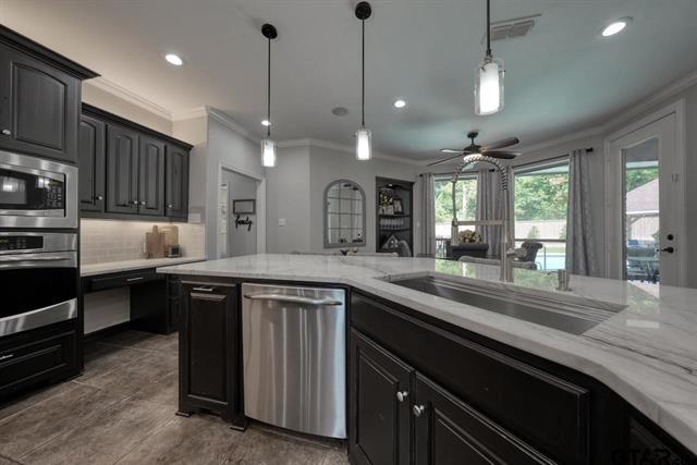 Tyler, Texas, 75706, United States, 4 Bedrooms Bedrooms, ,3 BathroomsBathrooms,Residential,For Sale,1976690