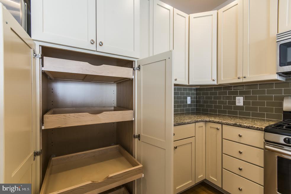 Philadelphia, Pennsylvania, 19146, United States, 2 Bedrooms Bedrooms, ,2 BathroomsBathrooms,Residential,For Sale,1838225