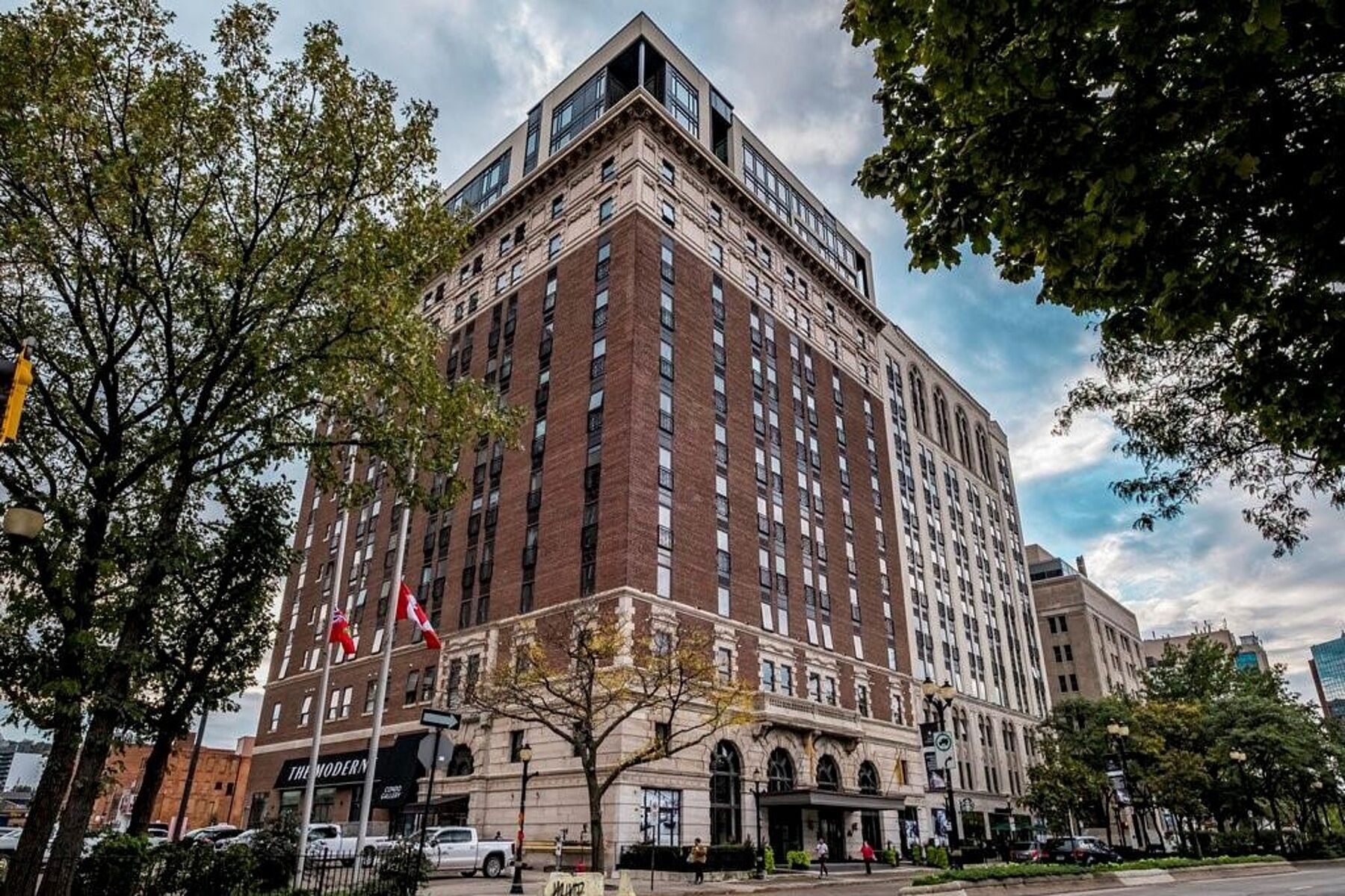  Iconic Royal Connaught Condo - 物件實景