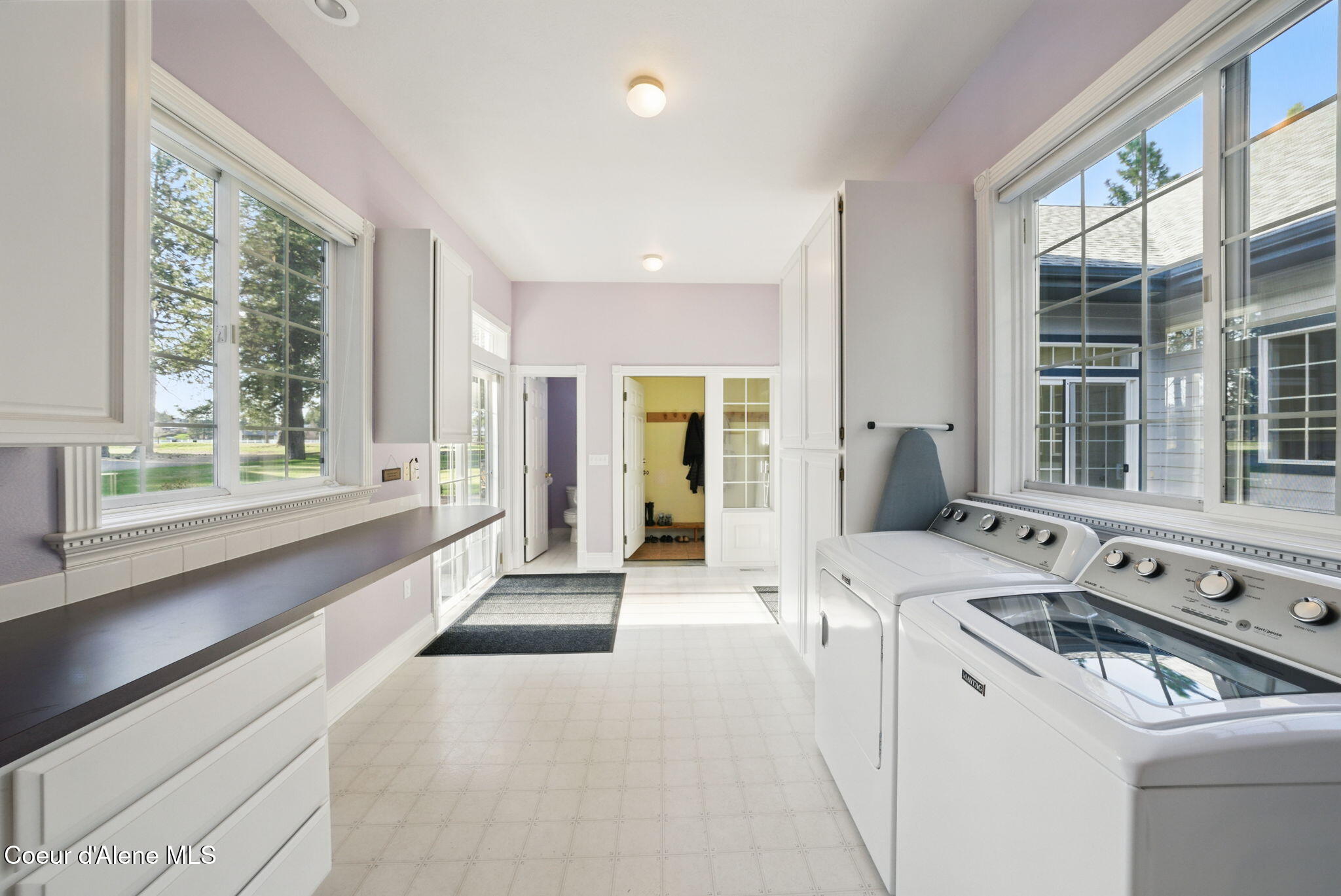 Newman Lake, Washington, 99025, United States, 6 Bedrooms Bedrooms, ,5 BathroomsBathrooms,Residential,For Sale,1798290