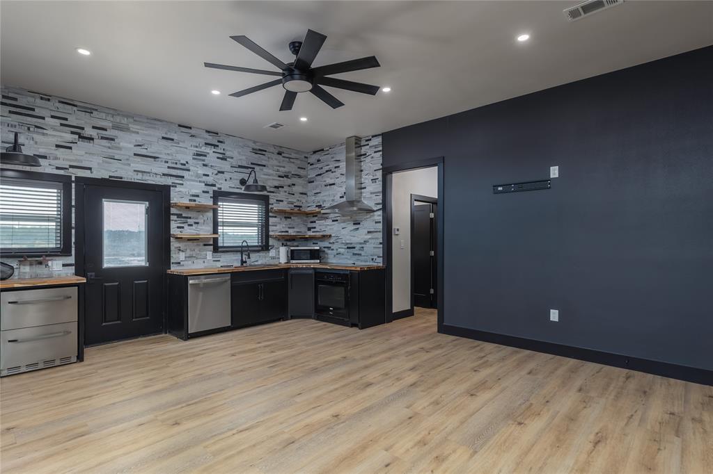 Mineral Wells, Texas, 76067, United States, 3 Bedrooms Bedrooms, ,2 BathroomsBathrooms,Residential,For Sale,2012284