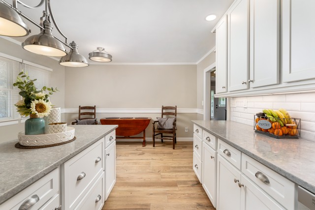 Shoreham, New York, 11786, United States, 5 Bedrooms Bedrooms, ,3 BathroomsBathrooms,Residential,For Sale,1990330