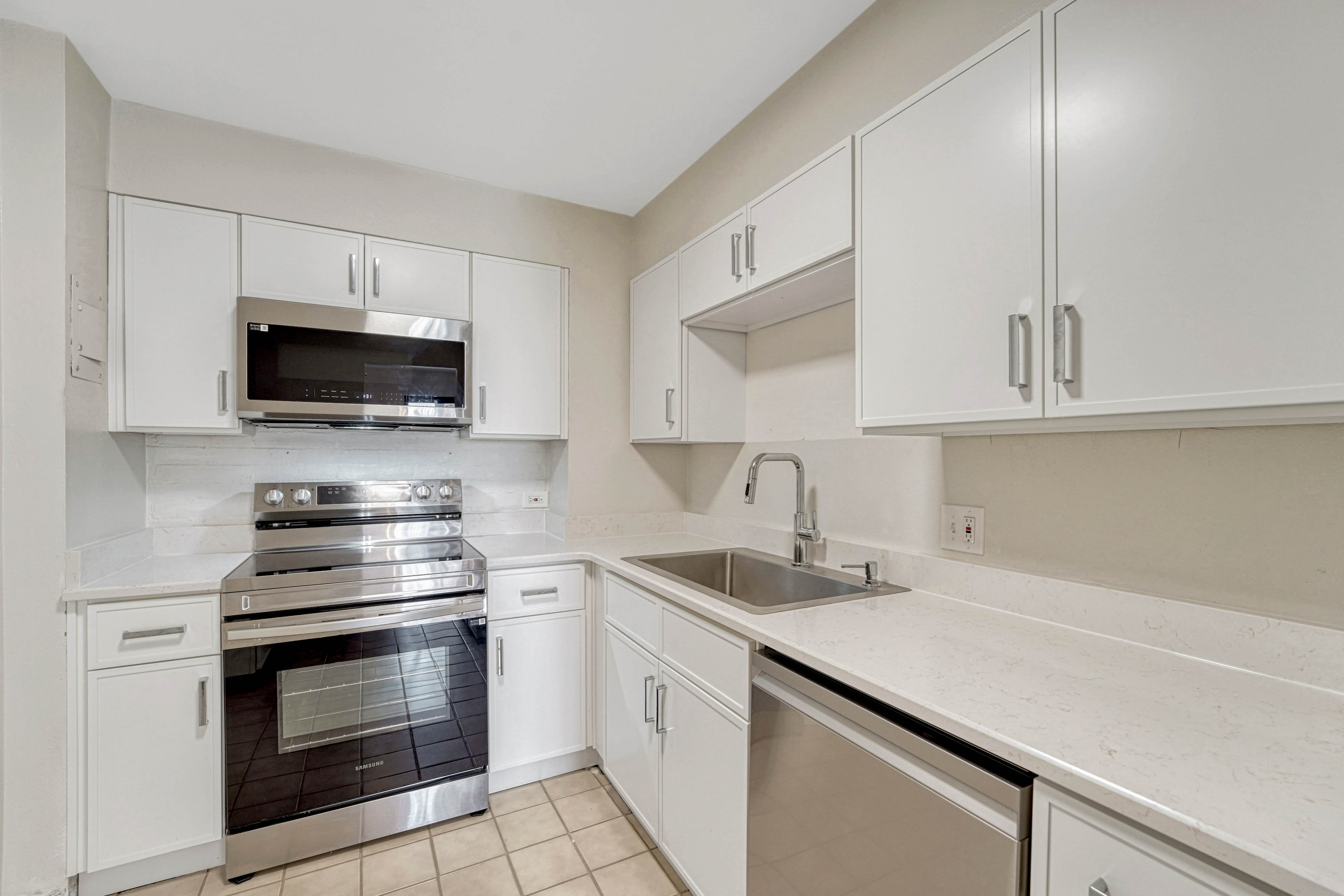 Contemporary Condo Perched on 7th Floor Above Washington Park - 物件實景